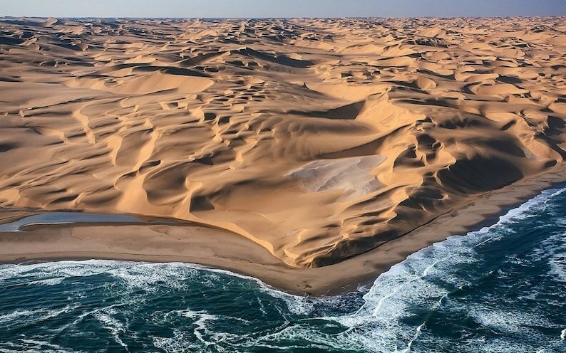 Пустыню Намиб породили река и течение