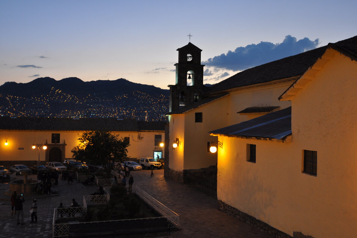 Небо вечернего Куско настраивает на философский лад и заставляет задуматься о смысле жизни