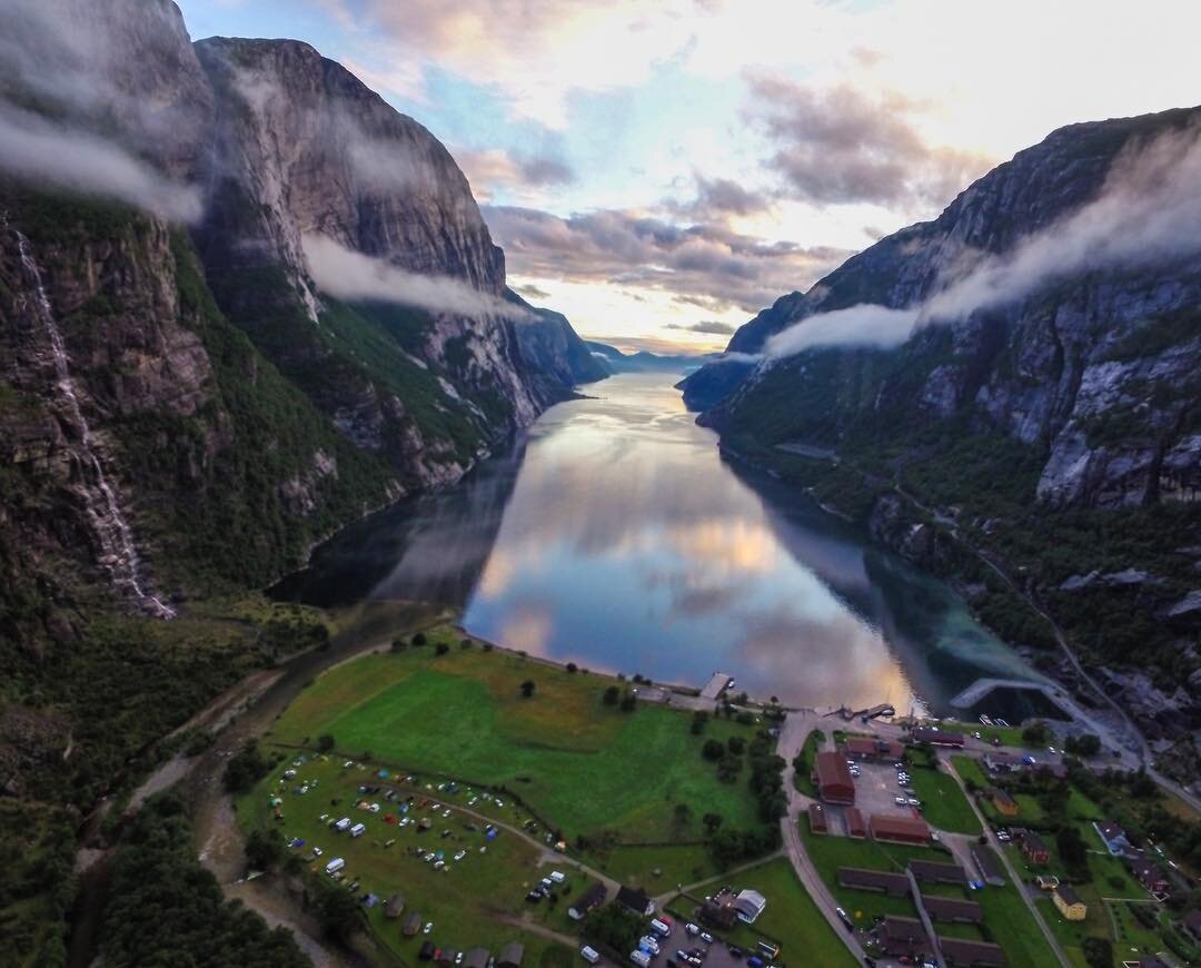 Норвегия существует. Скогфосс Норвегия. Поехать в Норвегию. Норвегия реальность. Норвегия в реальном времени.