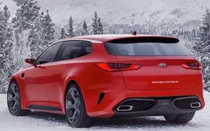 В массивном переднем бампере органично смотрятся боковые широкие ниши, в которых располагаются точечные противотуманные фары. Модель выглядит очень динамично благодаря немного приподнятой корме и органично смотрящемуся короткому спойлеру на крыше. В заднем бампере Киа Сид 2018 модельного года производитель предусмотрел несколько ниш, в которых расположились светоотражатели и планка для номерного знака.