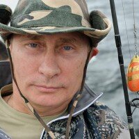  Владимир Путин поймал на спиннинг щуку весом 21 килограмм. Российский президент тянул ее из воды три минуты. Минувшие выходные Владимир Путин наслаждался общением с природой и рыбалкой в компании с Сергеем Шойгу и Дмитрием Медведевым. Посетил Тыву и Хакасию, прогулялся по Саяно-Шушенскому заповеднику. Фото Владимир Путин на рыбалке, на отдыхе в Саяно-Шушенском заповеднике смотрите в фотогалерее, все фото Владимира Путина с щукой кликабельны.
