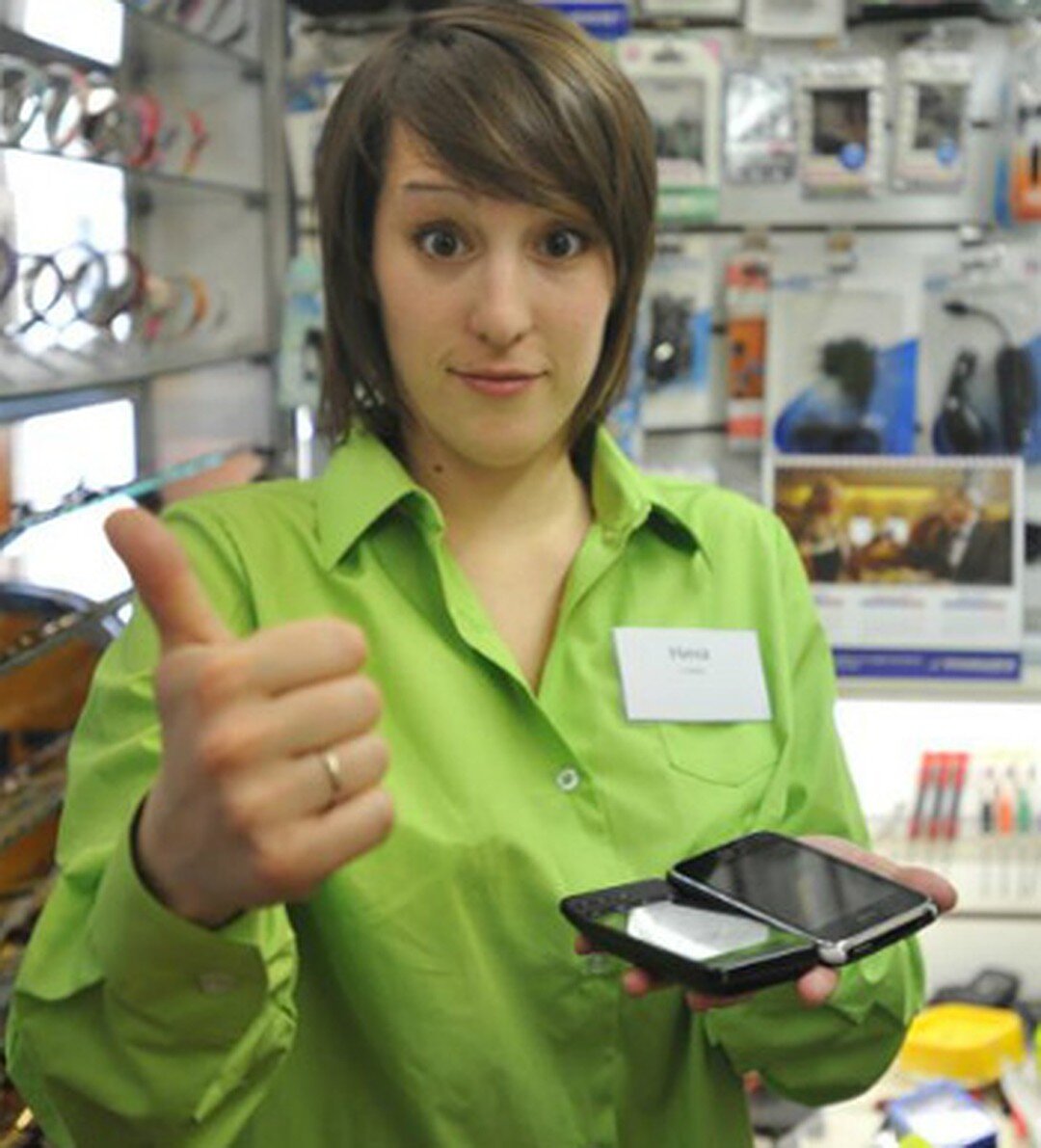 продавец в салон связи. продавщица салона связи. продавец мобильных аксессуаров. продавец сотовых телефонов. продавцы сотовых телефонов.