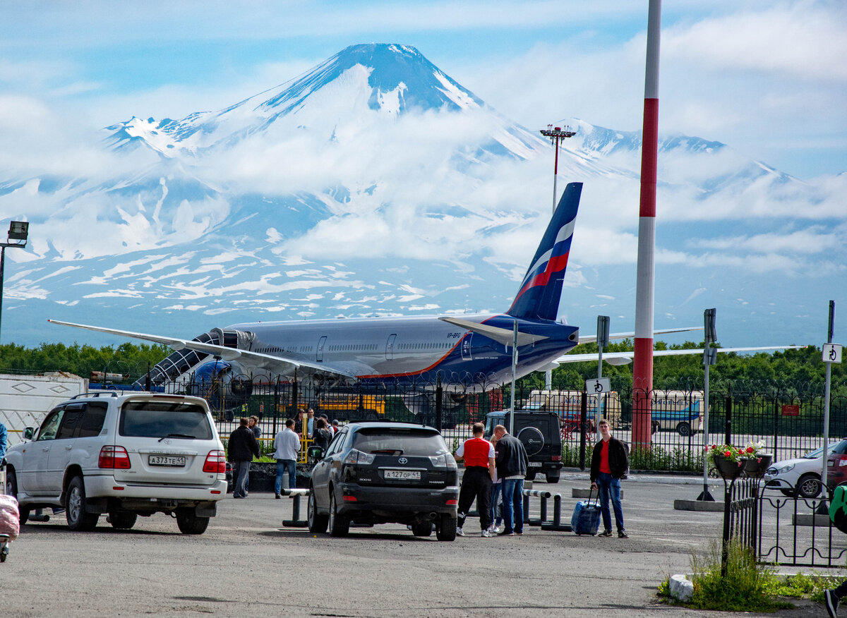 Петропавловск камчатский аэропорт вылета сегодня. Аэропорт Петропавловск-Камчатский. Елизово аэропорт Елизово. Петропавловск-Камчатский Елизово. Аэропорт «Елизово», город Петропавловск-Камчатский.