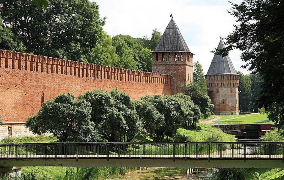 Картинка смоленская крепостная стена