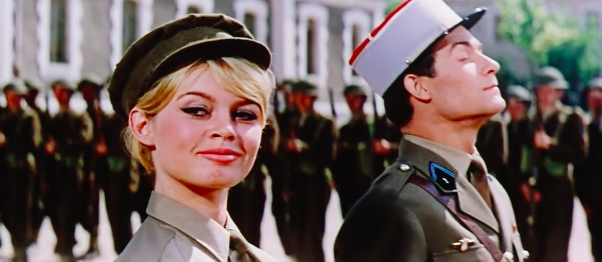 Кадр из фильма "Бабетта идет на войну" (1959)