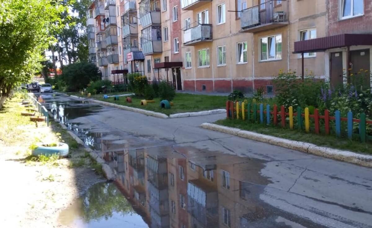 Город бердск новосибирская область. Бердск улицы города. Горького 44 бердск. Главная улица площадь бердск. Бердск фото улиц.