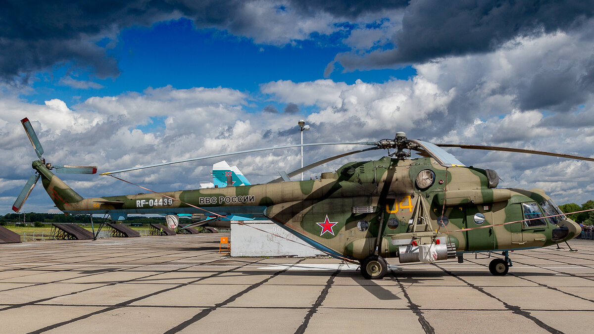 Обновленная легенда. Ми-8МТВ-5. | СвердловскАвиа - авиация и техника | Дзен
