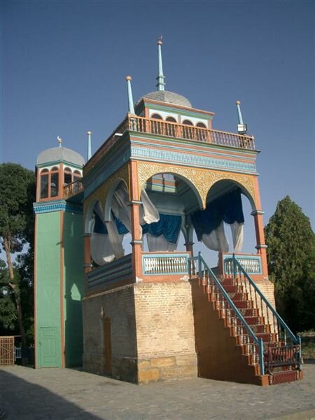 Беседка во дворцовом парке бухарского эмира