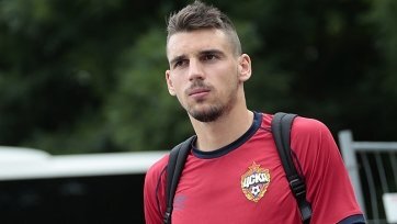 Фото: pfc-cska.comЗащитники Звонимир Шарлия и Седрик Гогуа в преддверии старта ЦСКА в групповом раунде Лиги Европы оказались в лазарете.
