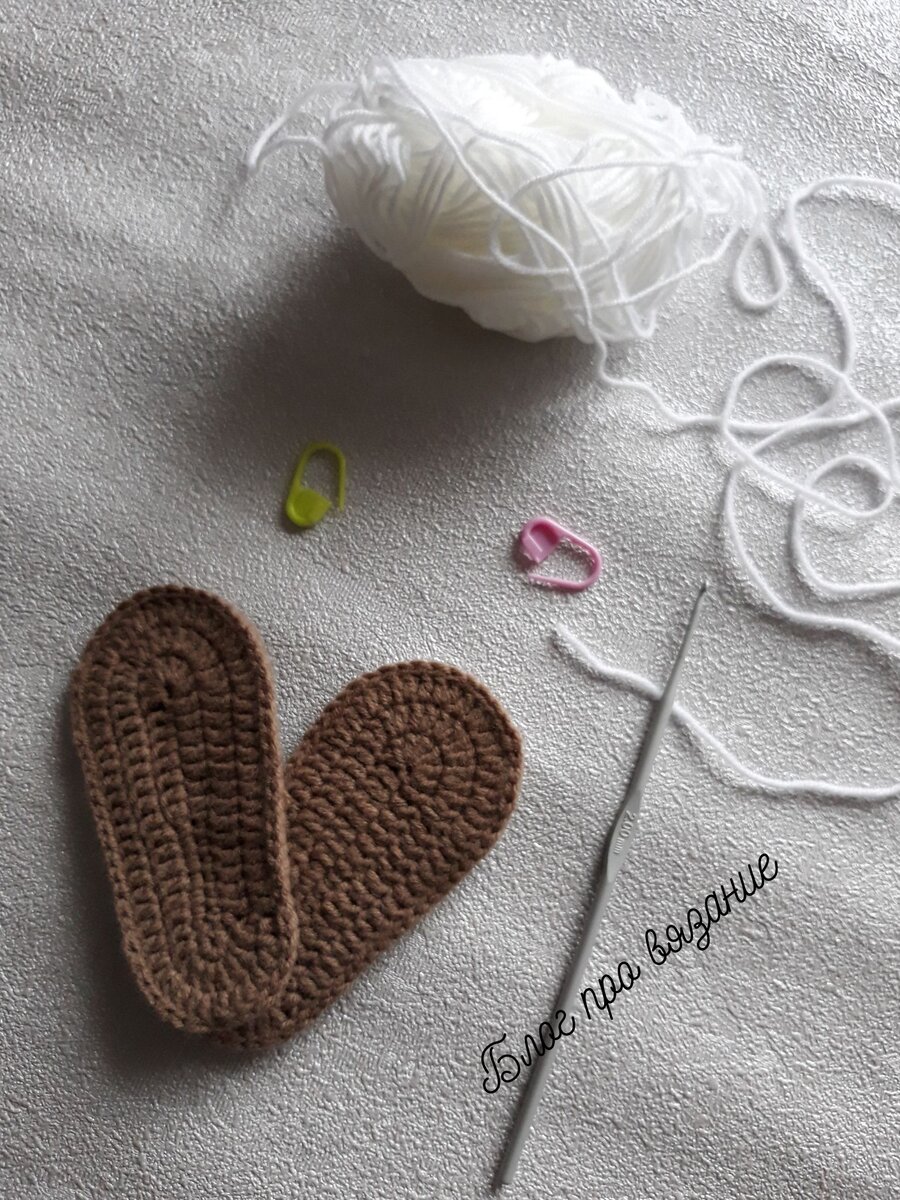 У меня будут ботиночки с коричневой подошвой и белым верхом.