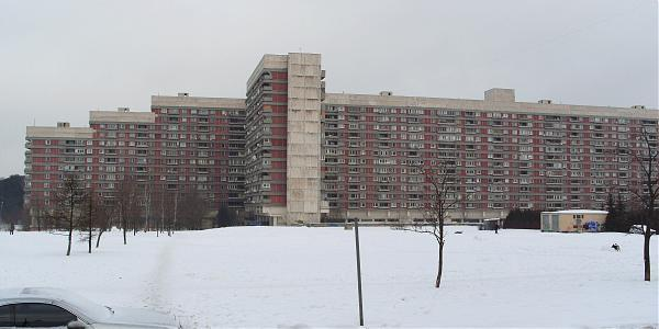 "Чазовский дом" находится по соседству с "Домом Ельцина"