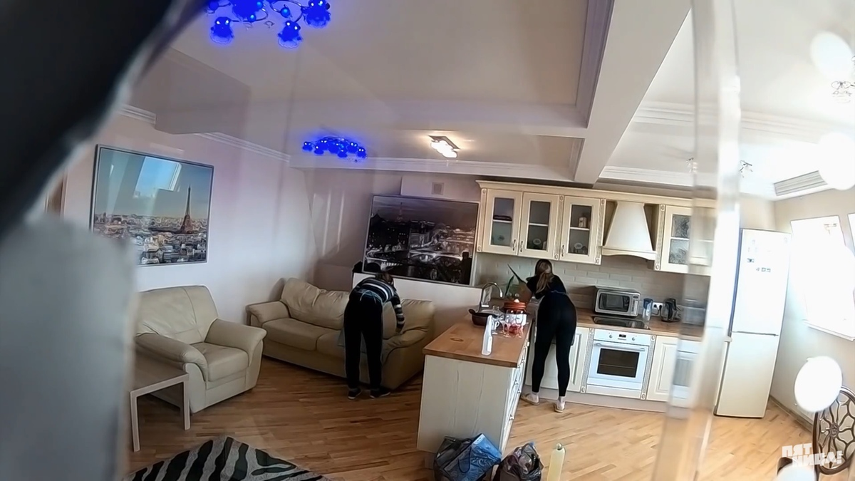 фрагмент из программы "Черный список" телеканала "Пятница!"