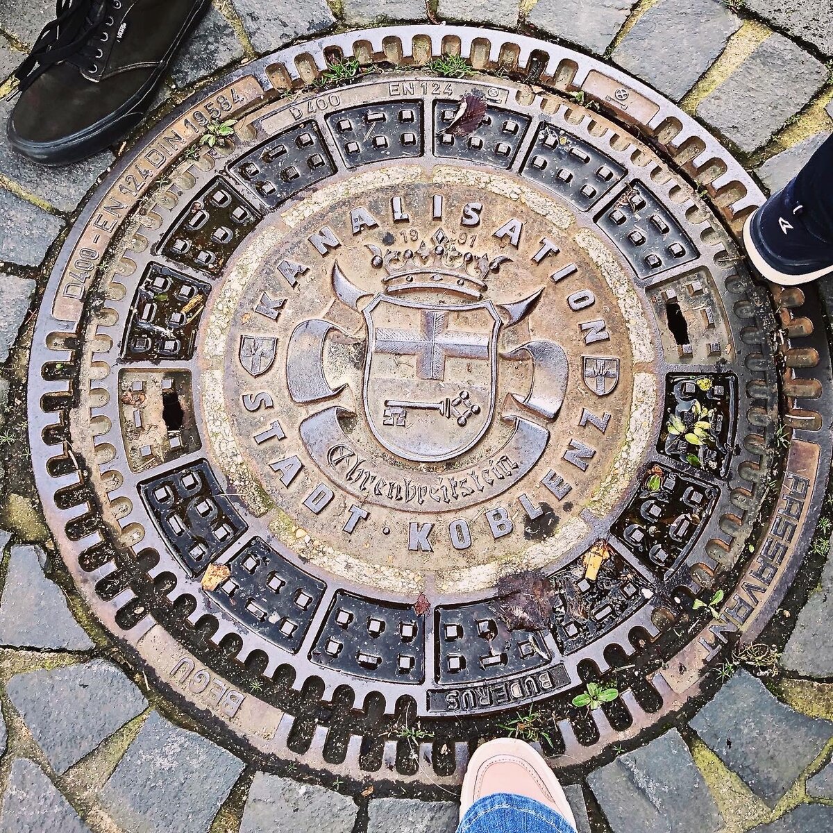 Канализационный люк в районе Эренбрайтштайн