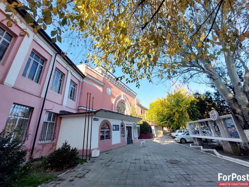 Завод находится в историческом центре города-героя Керчи