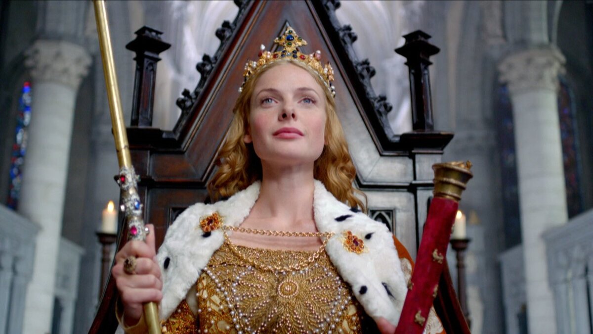 Аквамарины елизаветы 2. Королева елизавета 2 рождество. Дата рождения елизаветы 2 английской королевы. Королева великобритании елизавета ii. Год без королевы.