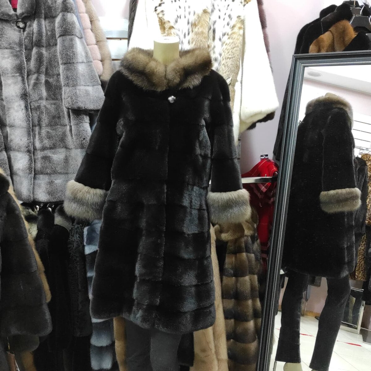 сдать шубу +79685151908