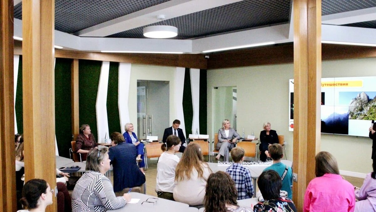     Сотрудничество с Китаем в сфере образования и науки планируется продолжать на территории Нижегородской области. Рабочие вопросы обсуждались в рамках круглого стола сегодня, 22 августа. Об этом сообщает пресс-служба правительства.