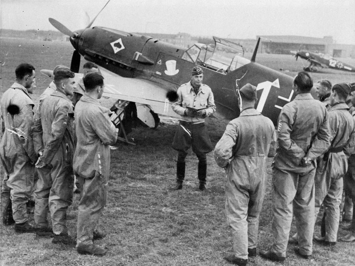 Истребитель Мессершмитт Bf 109 – разработанный в исходном проекте планер продержался без существенных изменений половину всего времени выпуска самолетов этого типа в Германии 