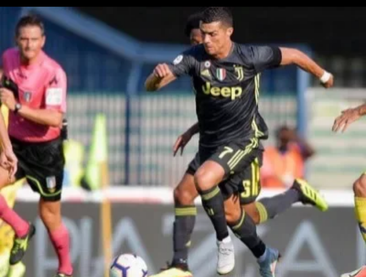 Валенсия — Ювентус. Прогнозы. Сколько голов будет забито? В 9 из 12 последних домашних матчей Валенсии в Лиге чемпионов забивалось больше двух голов. А вот в пяти из семи предыдущих гостевых поединков Ювентуса в главном Еврокубке результативность не превышала двух мячей. Учитывая, что статистика итальянцев свежее, лучше опираться на нее, так что ждать большого количества голов в предстоящем матче на Месталье не стоит.