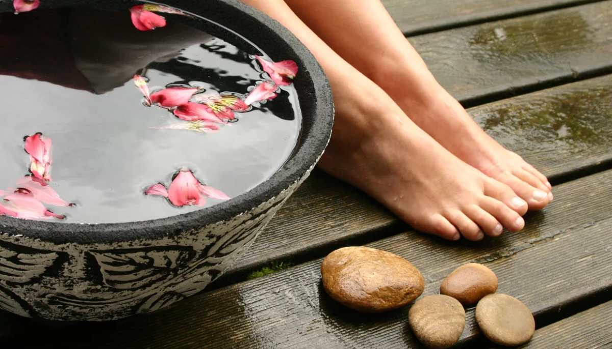 Описание метода, помогающего снять отек лодыжек и ступней