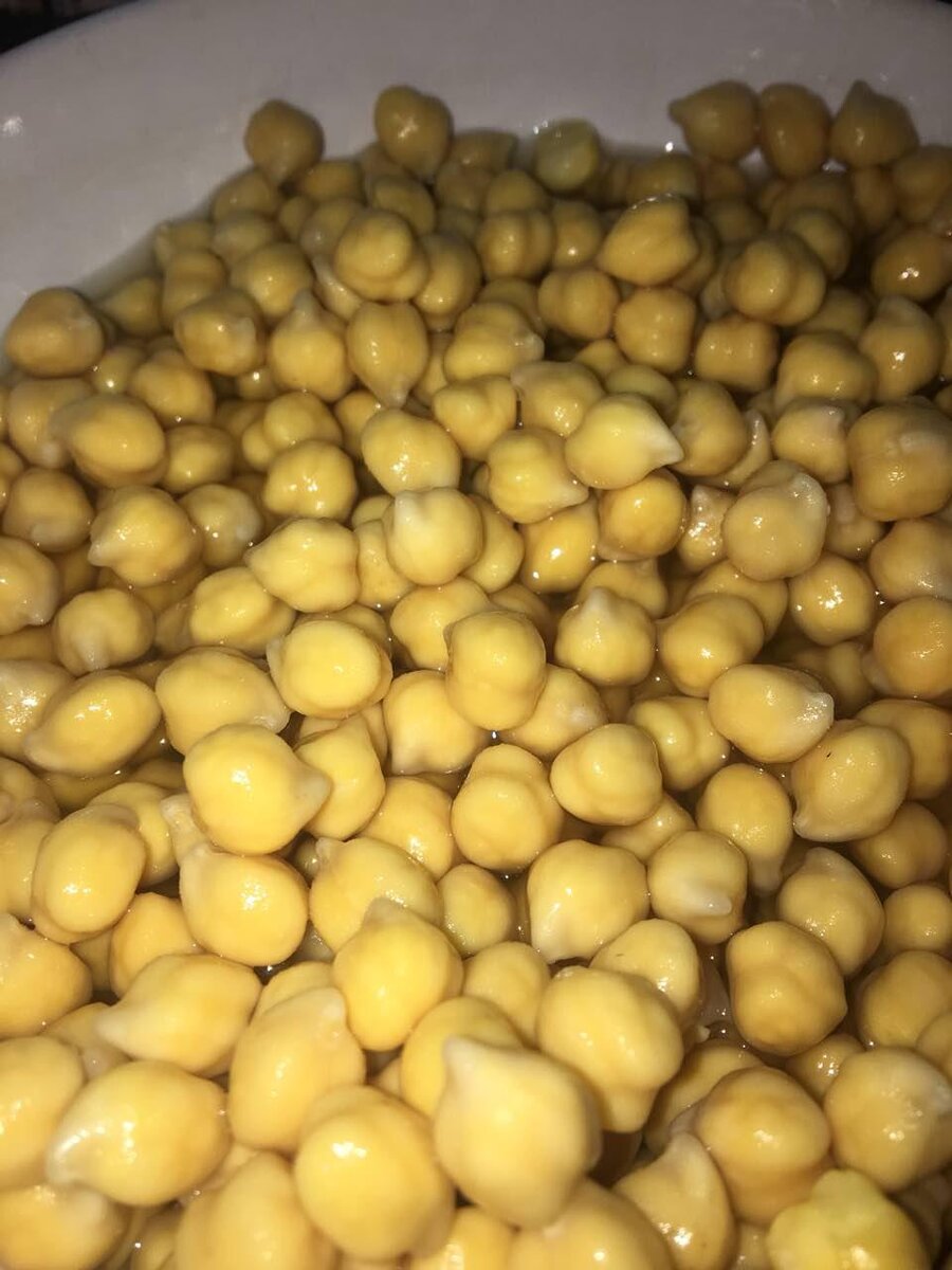 вот так выглядет набухший нут. фото автора