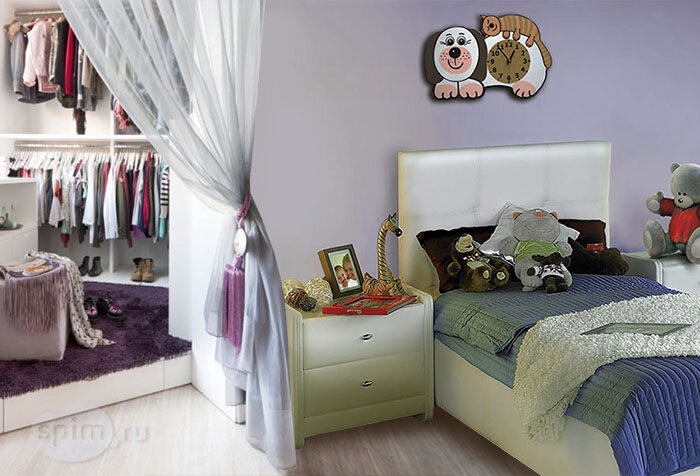 
Отгородите эту импровизированную гардеробную шторой, и вы обеспечите себя уютным местечком, где сможете подбирать наряды и устанавливать свои правила порядка. Не забудьте провести дополнительное освещение, если выбранное пространство будет отделено от окна.