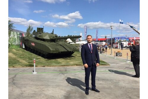 Сергей в деловой обстановке