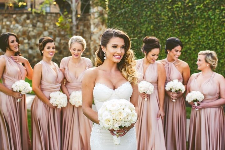 Подружки невесты на свадьбе