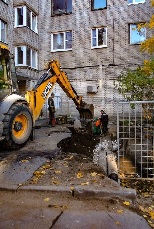 Работы  во дворе дома. Фото ВК-группы защитников дома №9 