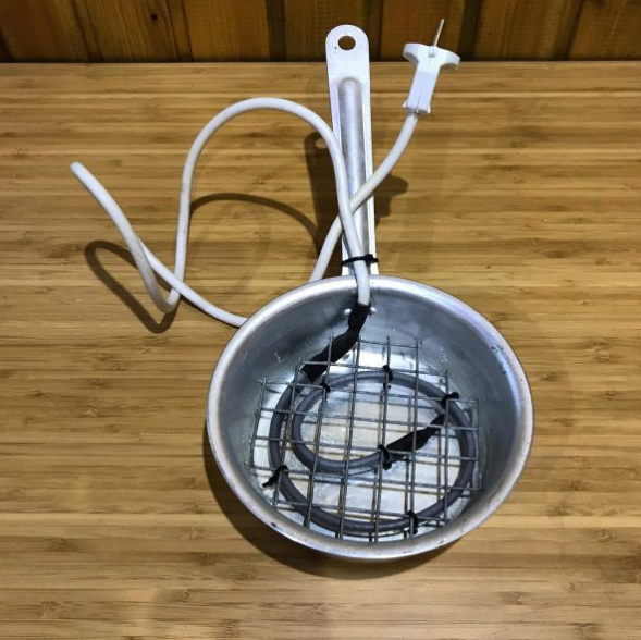 Вариант подогрева поилки саморегулирующим нагревательным кабелем