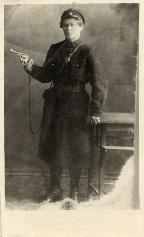 Первая женщина-милиционер Маринцева. Неизвестный автор, 1920-е, Владимирская губ., г. Муром, Муромский историко-художественный музей.