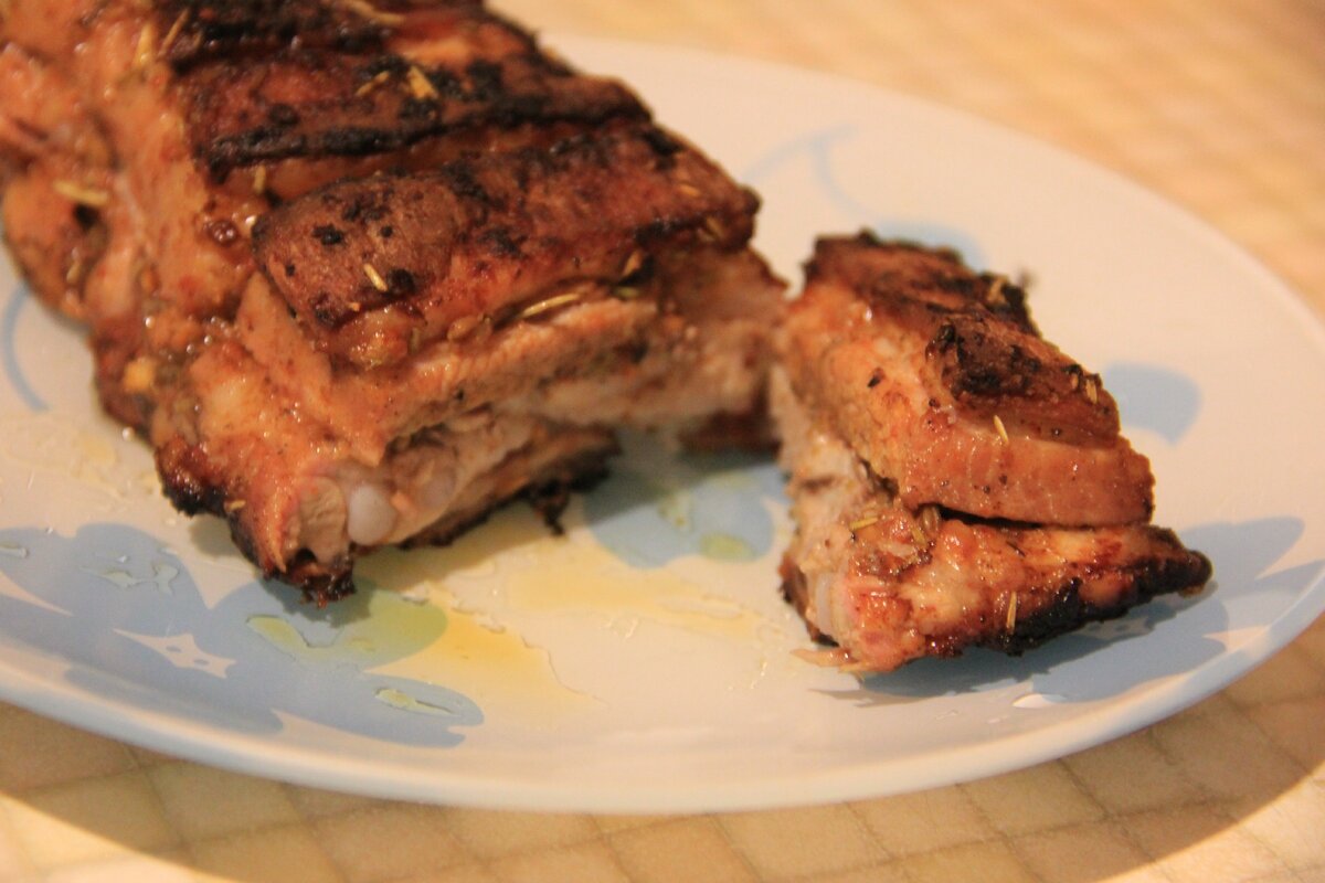 Нежные свиные ребрышки, запеченные в фольге