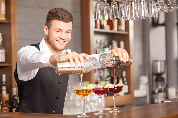 Редкие, нужные и востребованные профессии, связанные с алкоголем и другими напитками