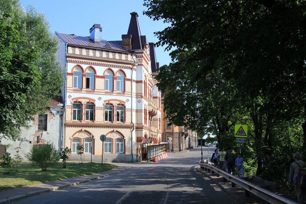 Выборгский филиал ранх гс. Ведьмин дом выборг. Выборгский институт филиал пушкина выборг. Ранхигс выборг. Выборгский институт филиал.