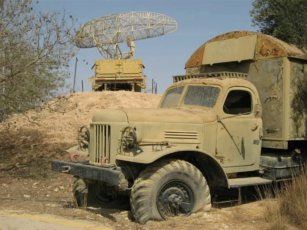   Пятьдесят лет назад, 27.12.1969, вскоре после Шестидневной войны, израильская армия провела довольно дерзкую операцию по захвату и вывозу с территории Египта новейшего советского радара.-2