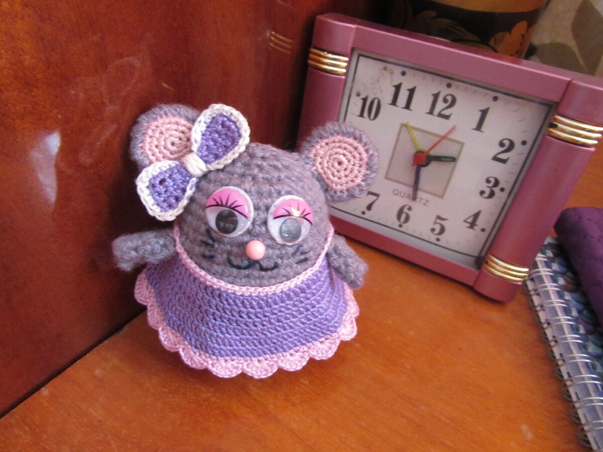 Деловая мышка. Фотография  Жоржа Читинского  из семейного архива