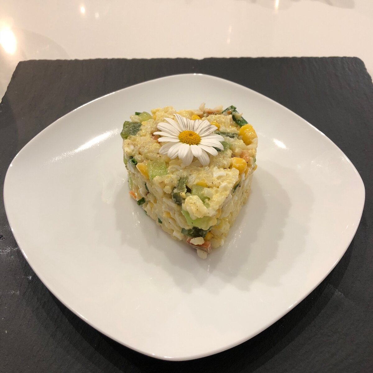 Крабовый салат  диетический в форме сердечко