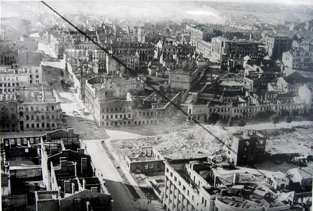 История минска вов. Оккупированный минск 1941. Оперный театр минск в 1947. История минска вов. Оккупированный минск 1941.