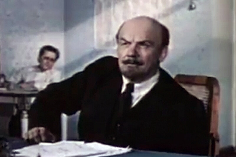 Кадр из фильма "Коммунист". В роли В.И. Ленина — Борис Смирнов