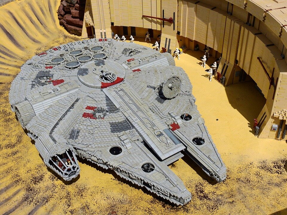 Соколе тысячелетия. LEGO Millennium Falcon 7965. LEGO Star Wars Millennium Falcon 7965 inside. LEGO Star Wars Millennium Falcon 7965 Stickers. Самое большое лего Звездные войны.