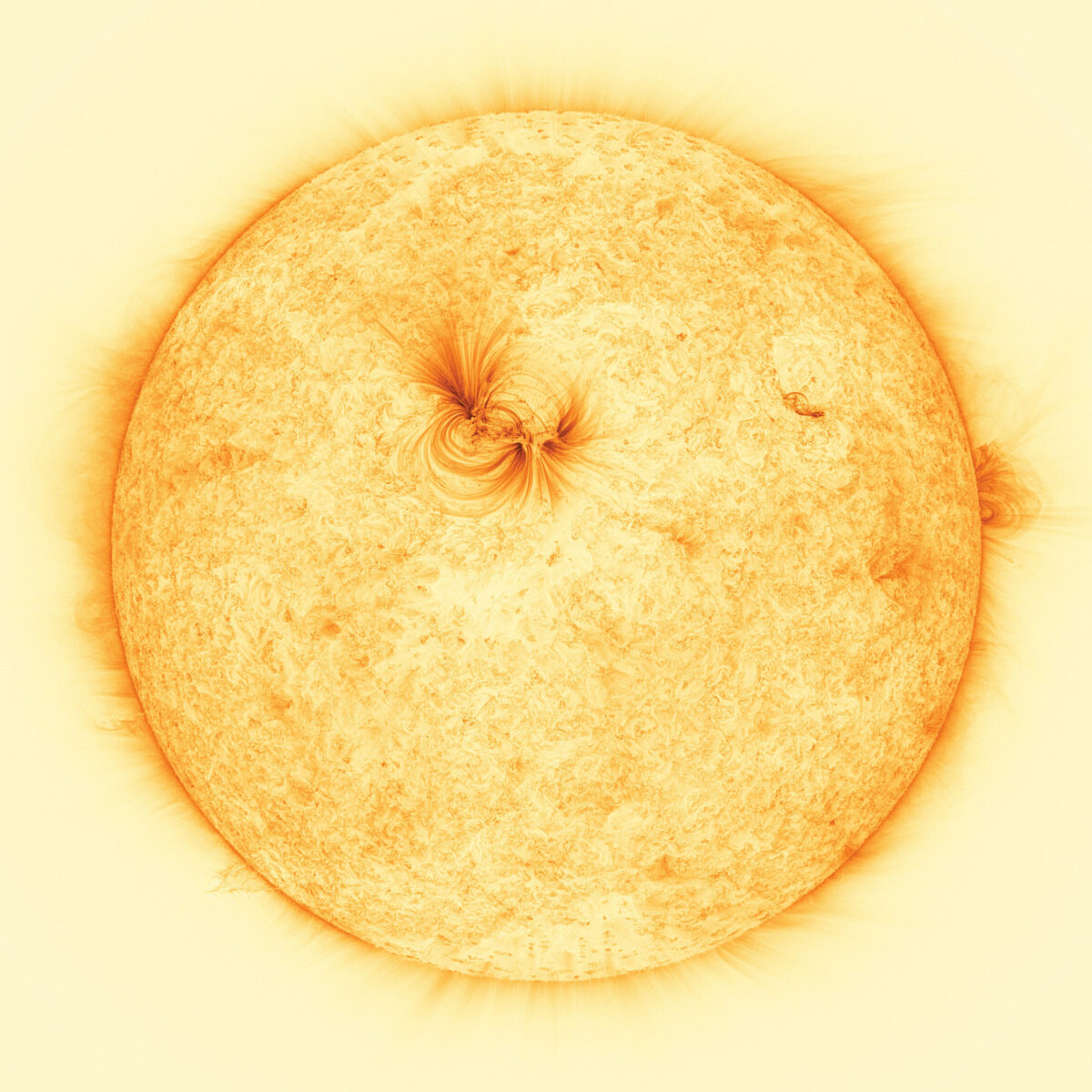 Изображение Солнца, полученное с помощью телескопа NASA «High-Resolution Coronal Imager». Credit: NASA