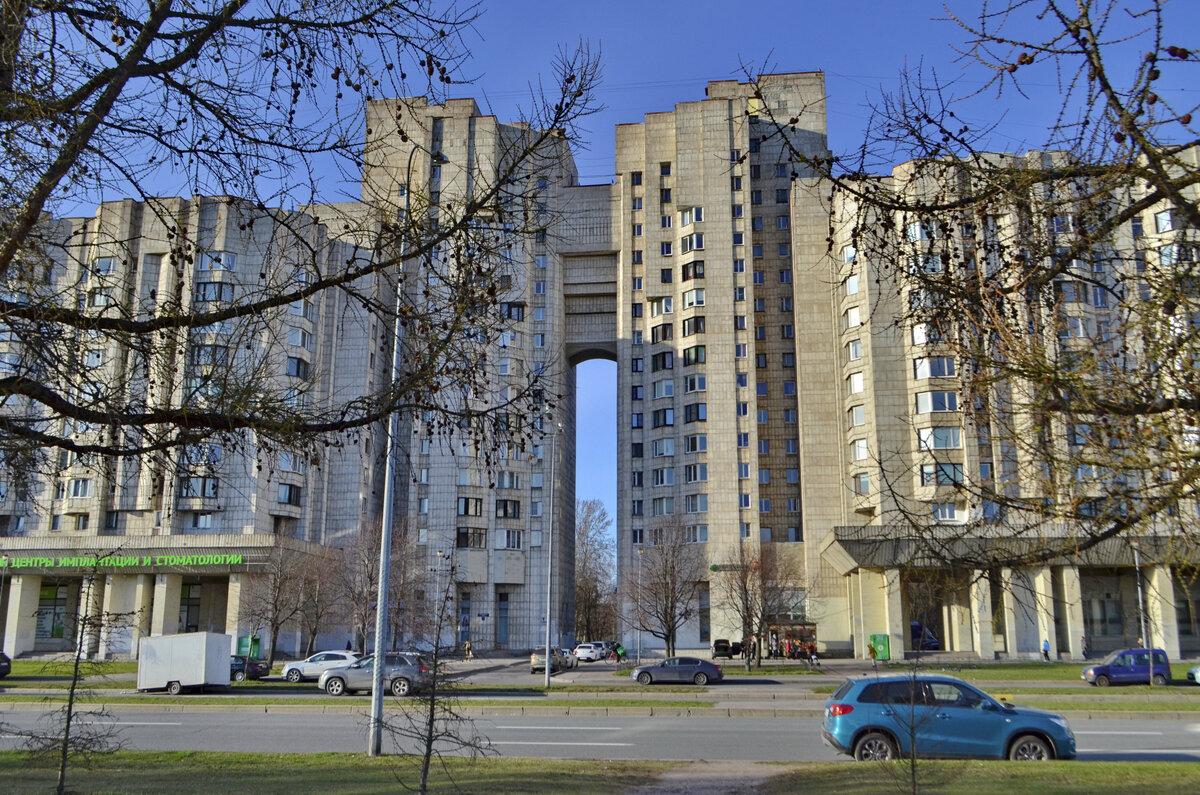 Центр фирменной торговли - жилой дом в Петербурге длиной почти в километр |  Путешествия по городам и весям | Дзен