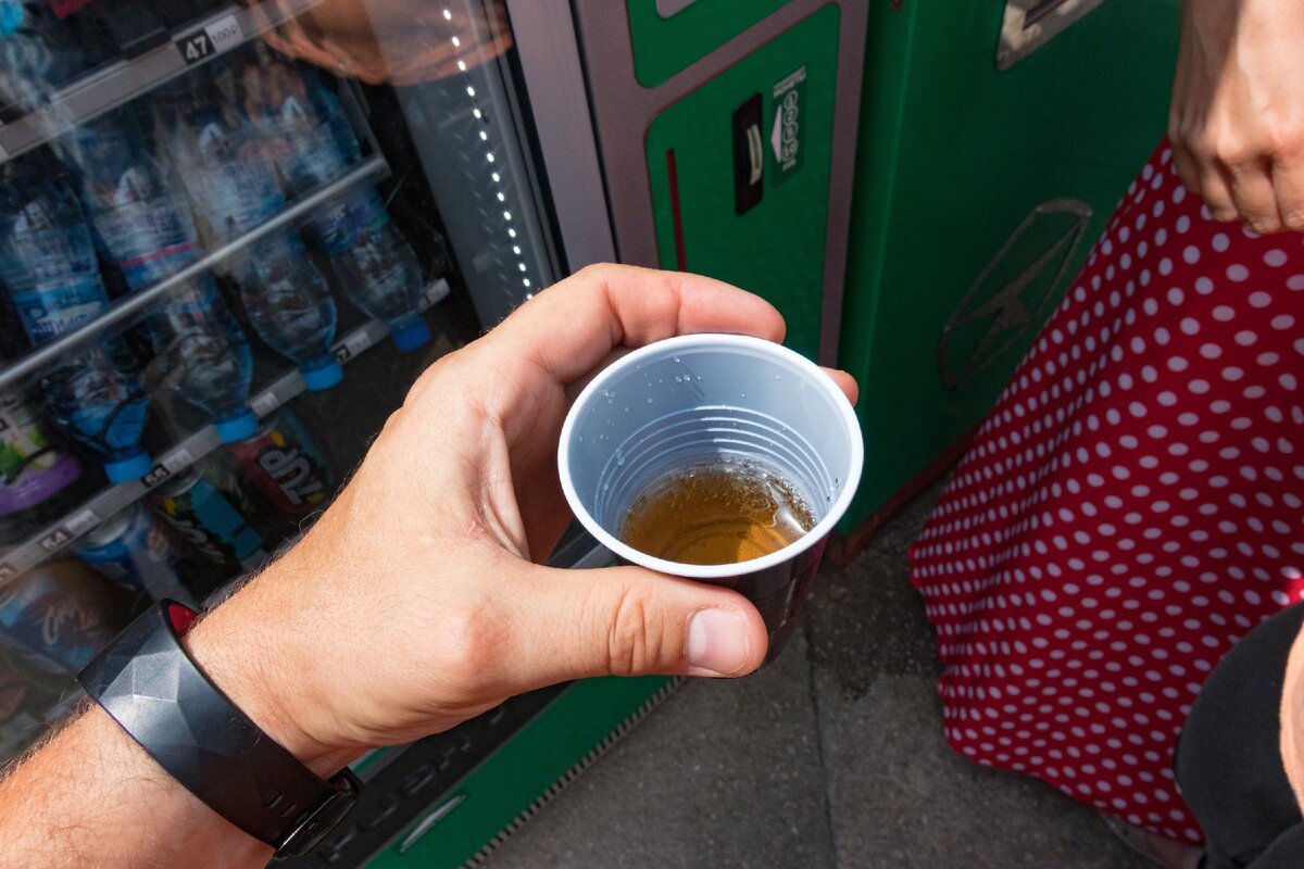 Как мы решили вспомнить детство и попить газировки из автомата в Ливадийском дворце в Ялте (Крым). Выкинули деньги на…