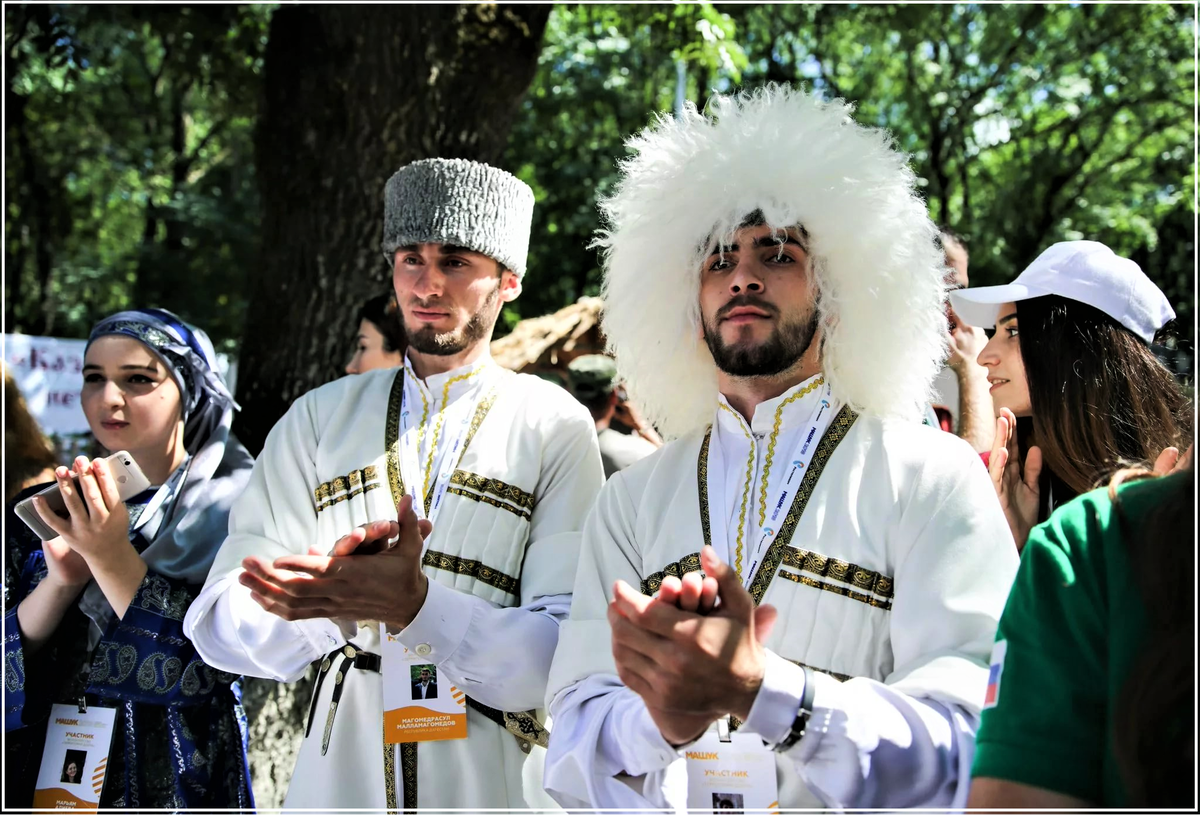 Какие народы являются коренными жителями кавказа. Дагестанцы. Дагестанский народ. Жители Дагестана. Дагестан люди.