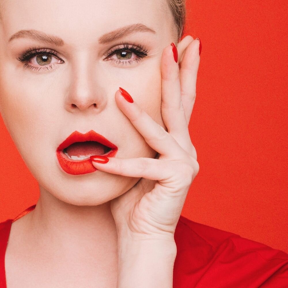 Как рассказала певица, за время работы в коллективе "Ленинграда" с ней происходило не мало каверзных случаев