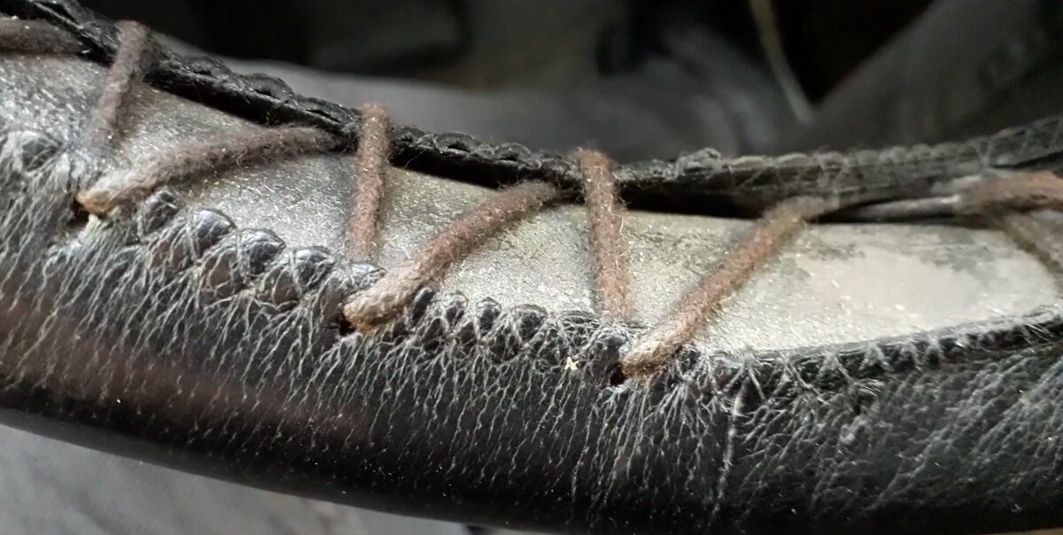 Кожаная оплётка на руль со шнурком