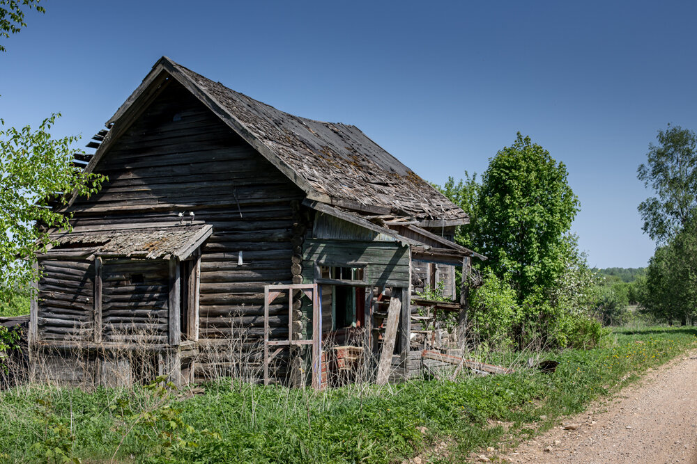 Село много. Заброшенные деревни в Самарской области. Деревня Денежкино. Поселок Денежкино Свердловская область. Чагоян Амурская область.