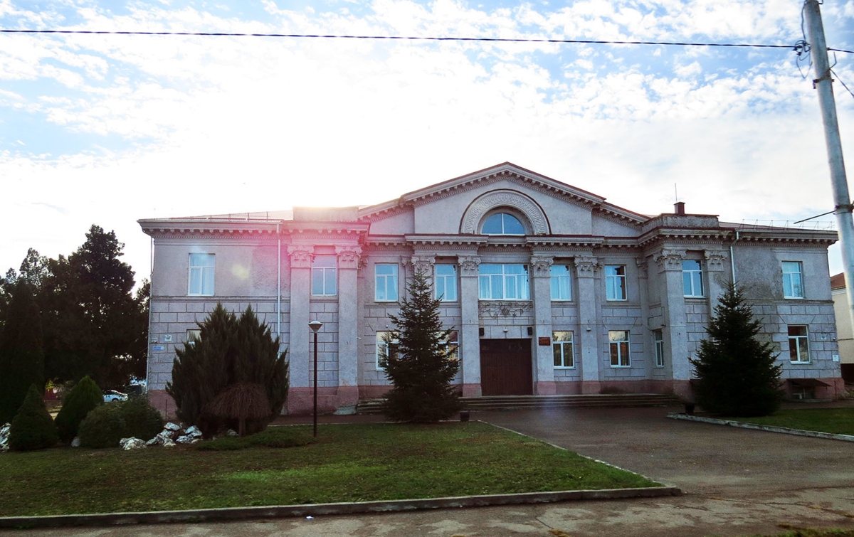 Апшеронск краснодарский. Апшеронский район город Апшеронск. Апшеронский краеведческий музей. Апшеронск центр города. Апшеронский р-он г.Апшеронск