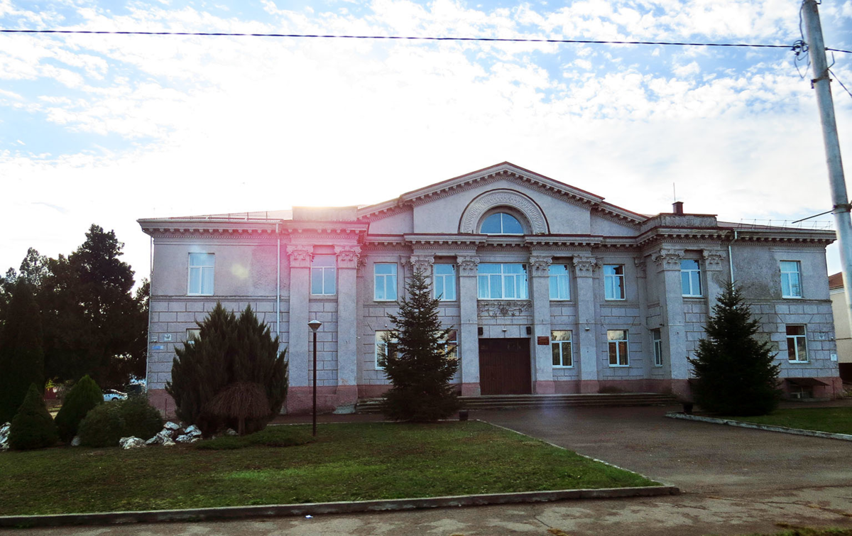 Апшеронском районе краснодарского. Апшеронский район город Апшеронск. Апшеронский краеведческий музей. Апшеронск центр города. Апшеронский р-он г.Апшеронск.