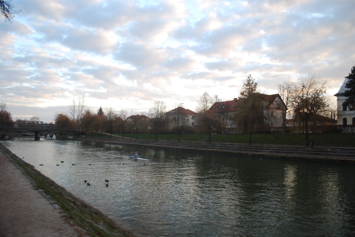 Вечерняя прогулка по берегу. 